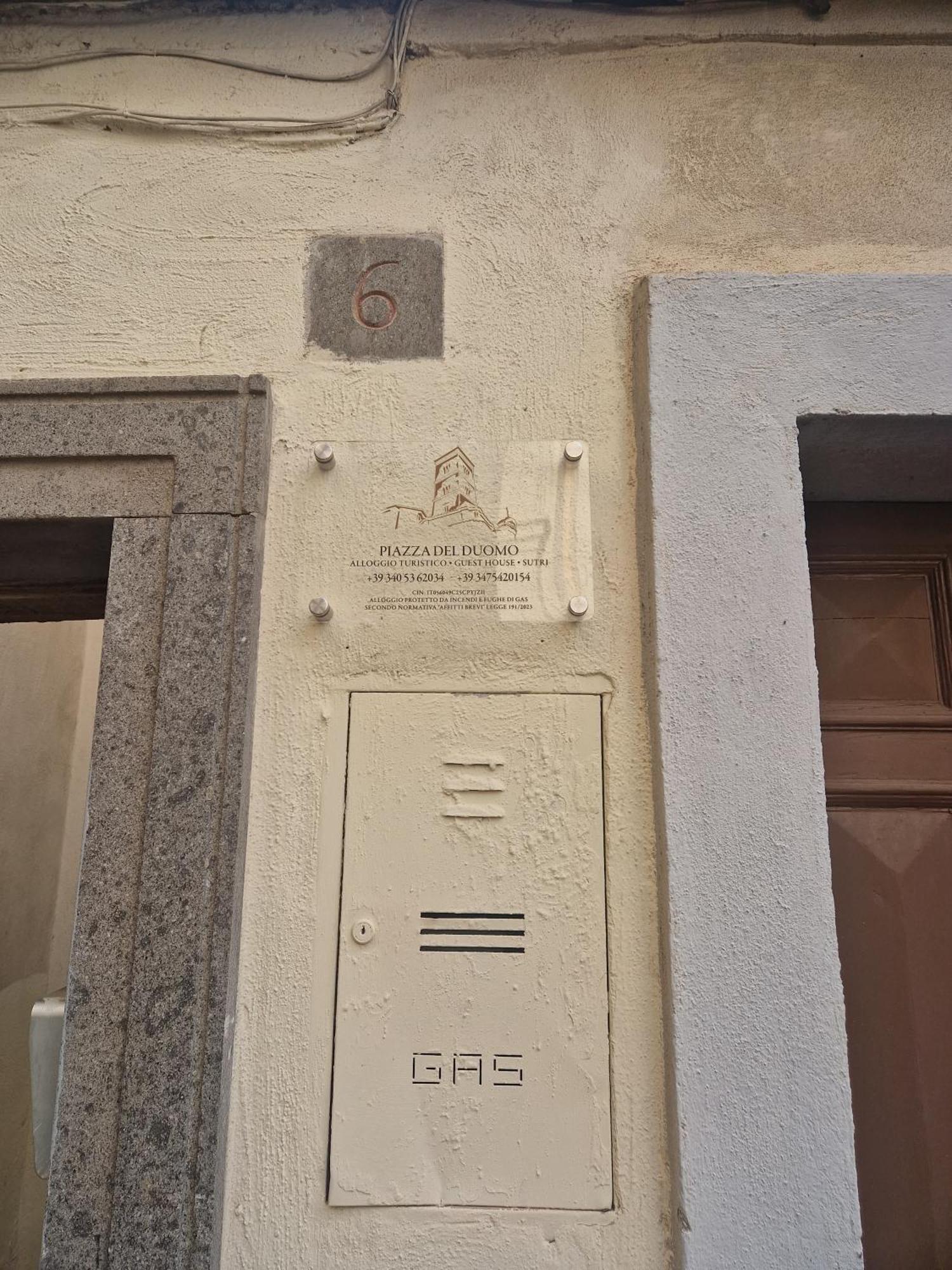 Piazza Duomo Casa Vacanze Sutri Exterior photo